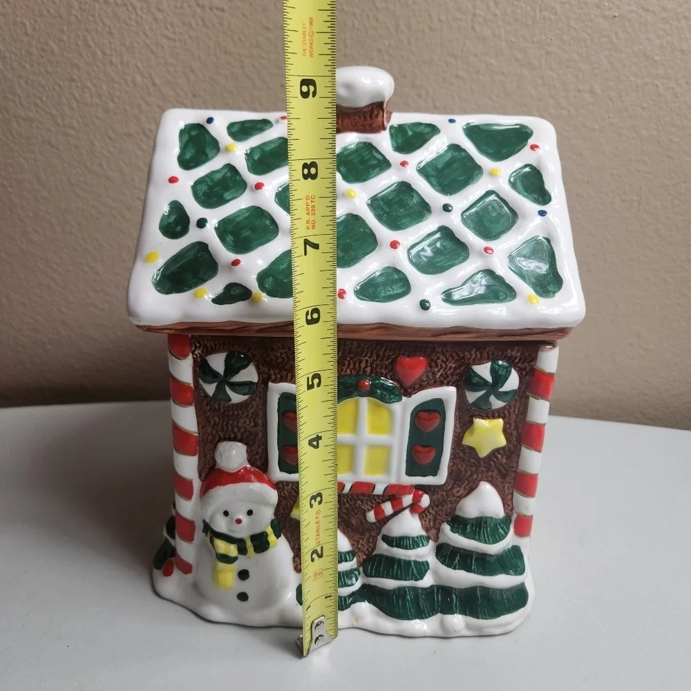 Kitchen Collection VTG Gingerbread House Cookie Jar